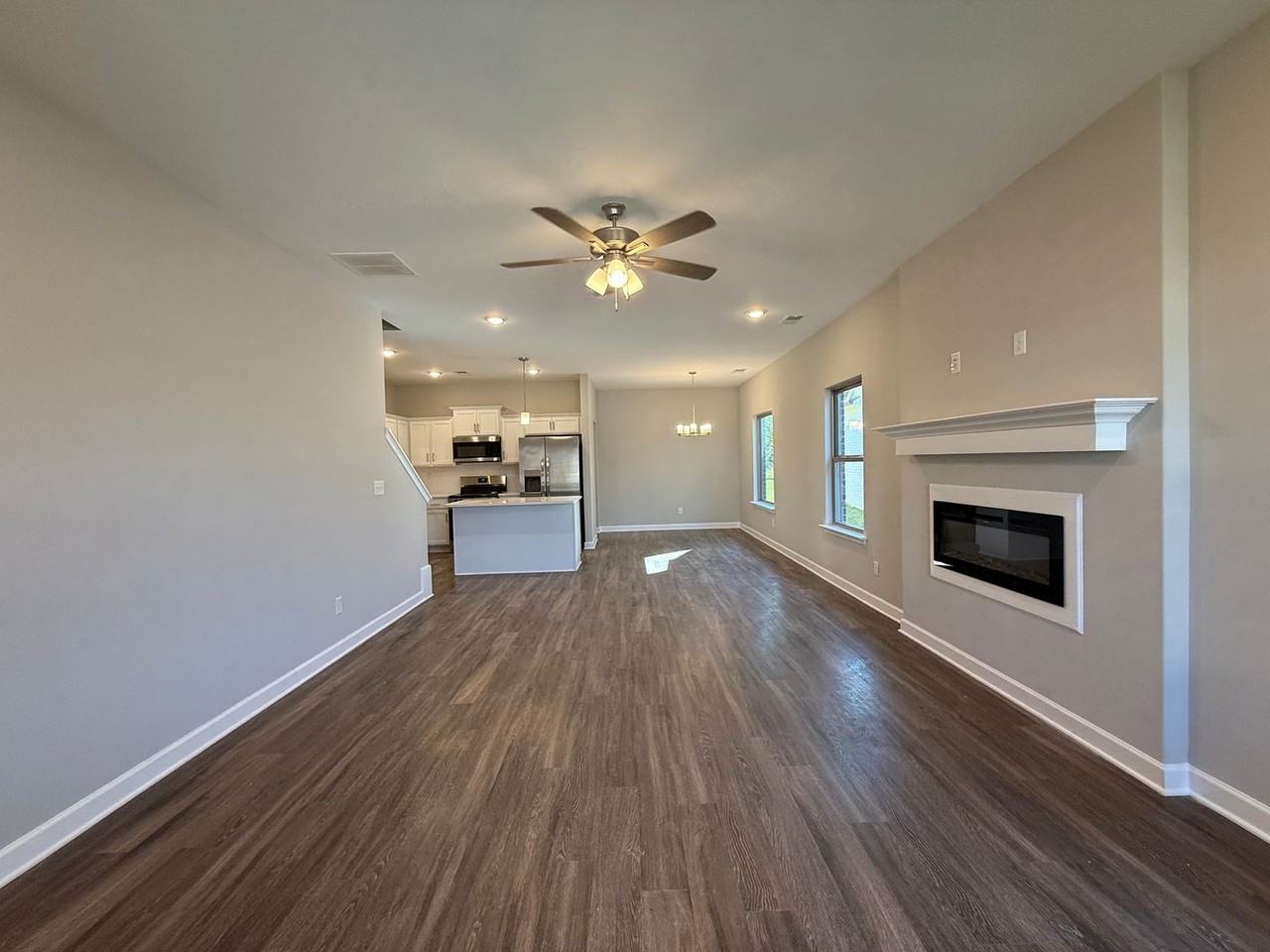 330 Maple St - Photo 3 of 19