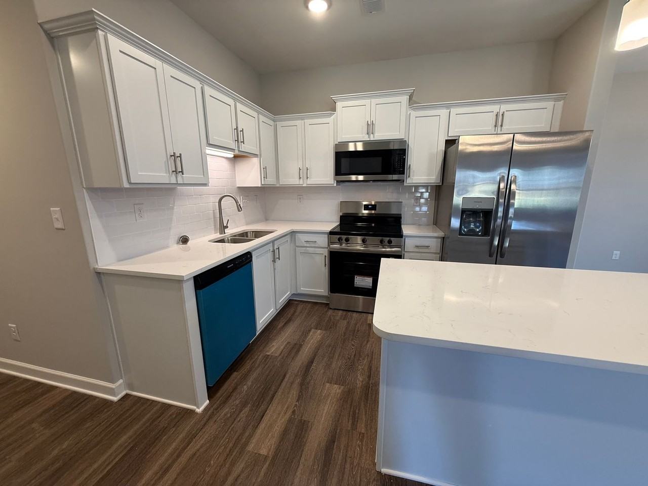 330 Maple St - Photo 5 of 19