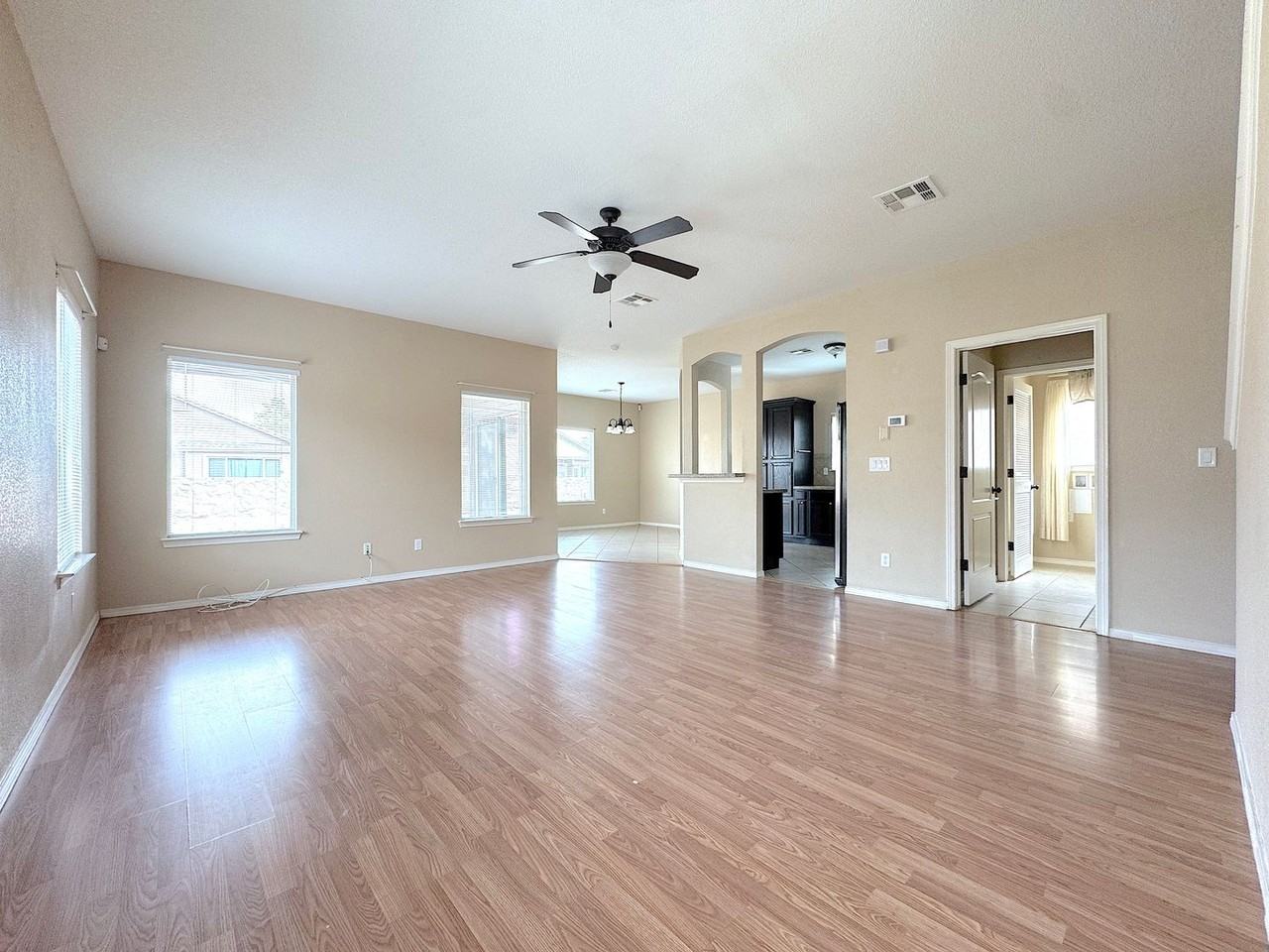 10932 Ray Mena Ln - Photo 6 of 30