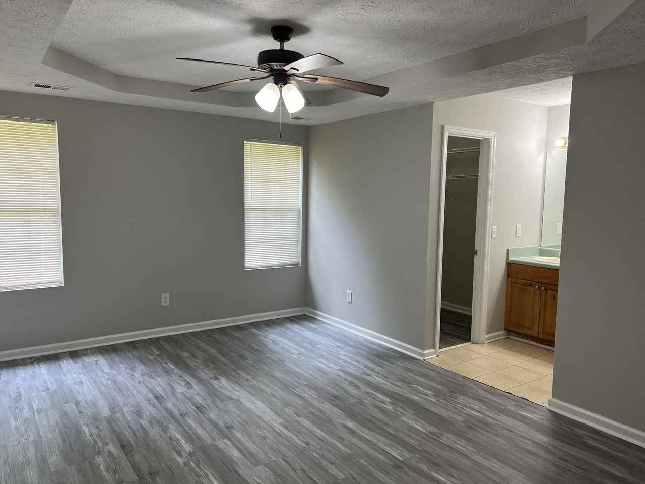 360 E Country Woods Dr - Photo 7 of 11