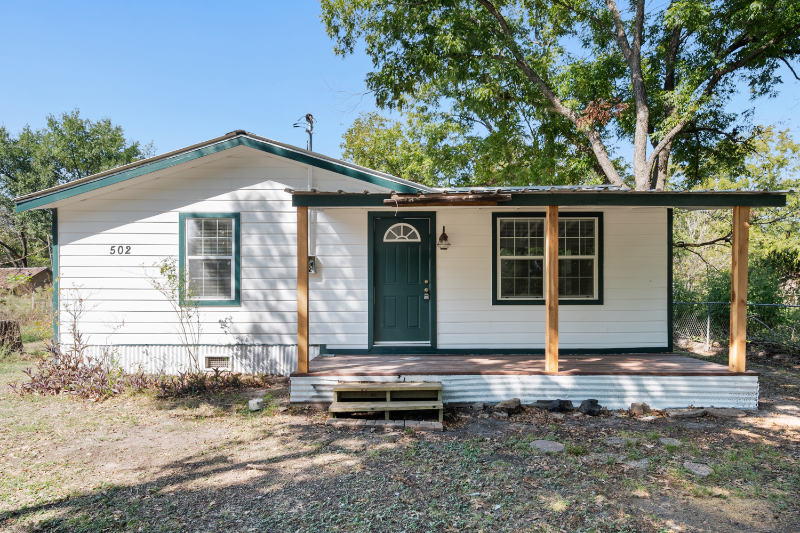 502 North Milam Avenue - Photo 2 of 27