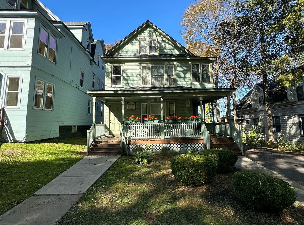 1217 Madison Street - Photo 3 of 18