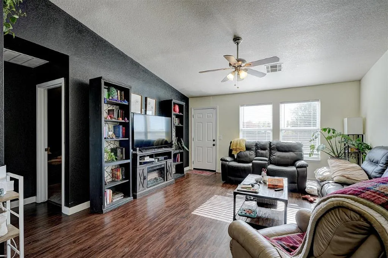 120 Rob Lane - Photo 3 of 7