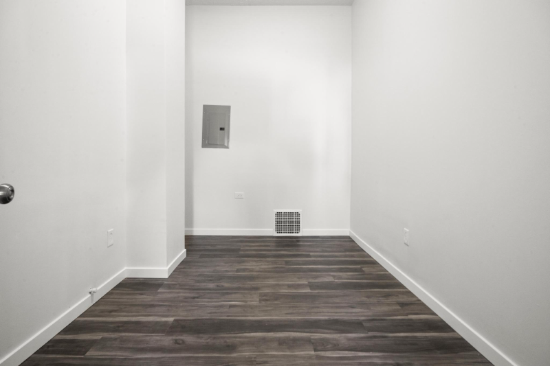 1277 W 67th St #1 - Photo 7 of 21