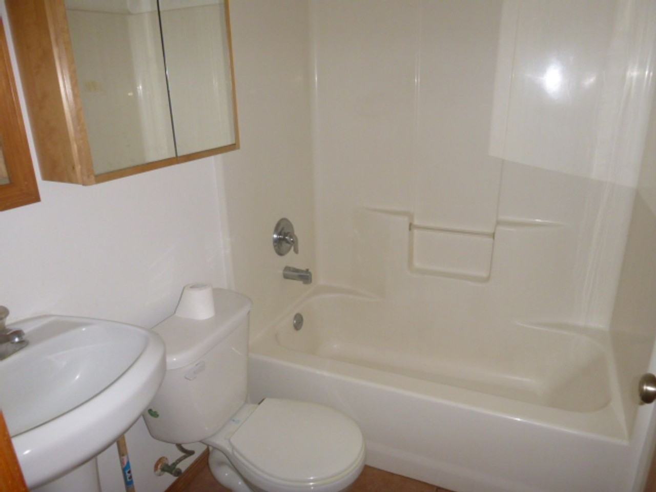 1030 Mount Olympus Ave Se - Photo 4 of 6