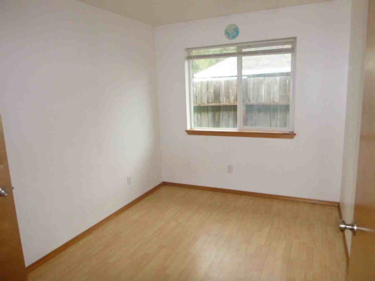 1030 Mount Olympus Ave Se - Photo 5 of 6