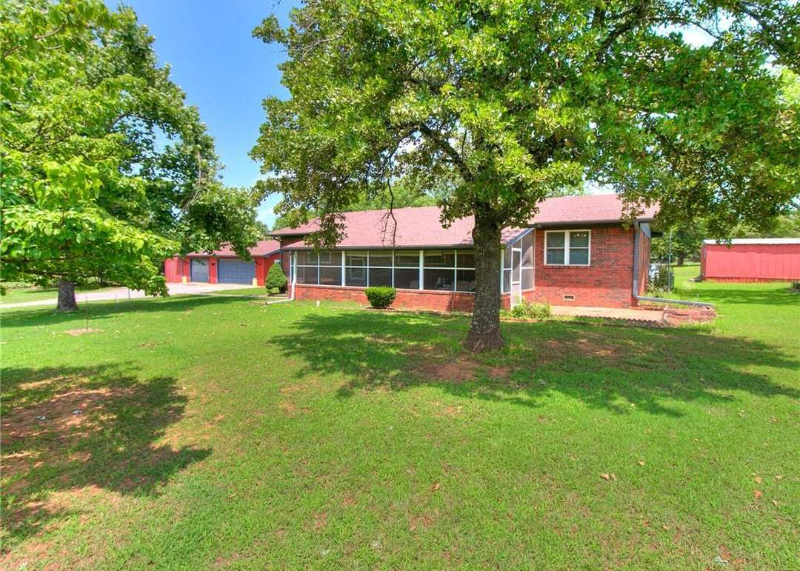 11500 Canyon Oaks Drive - Photo 2 of 12