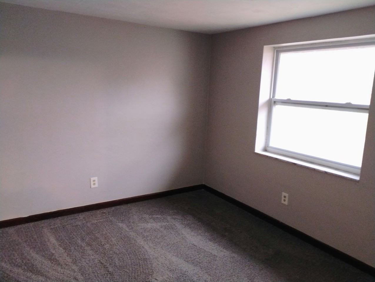 Greenock Manor 2 bedroom 1 bath apartment - Photo 4 of 13