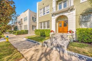 Charming Renovated 1BR/1BA located in Historic Hyde Park - Photo 1 of 1