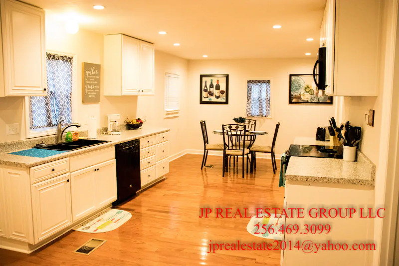 714 4th Avenue Southeast - Photo 2 of 4