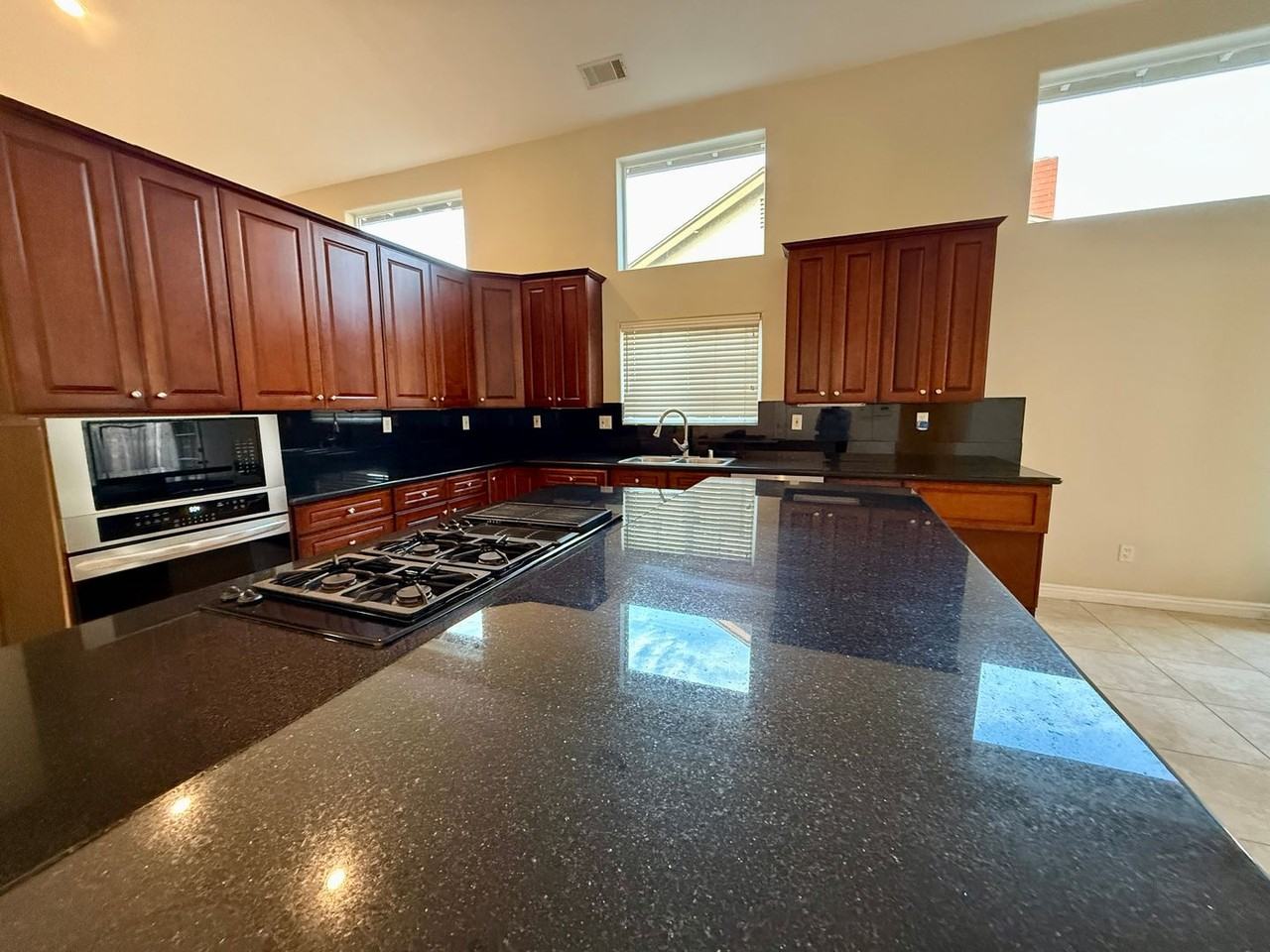 12665 Sundance Avenue - Photo 4 of 48