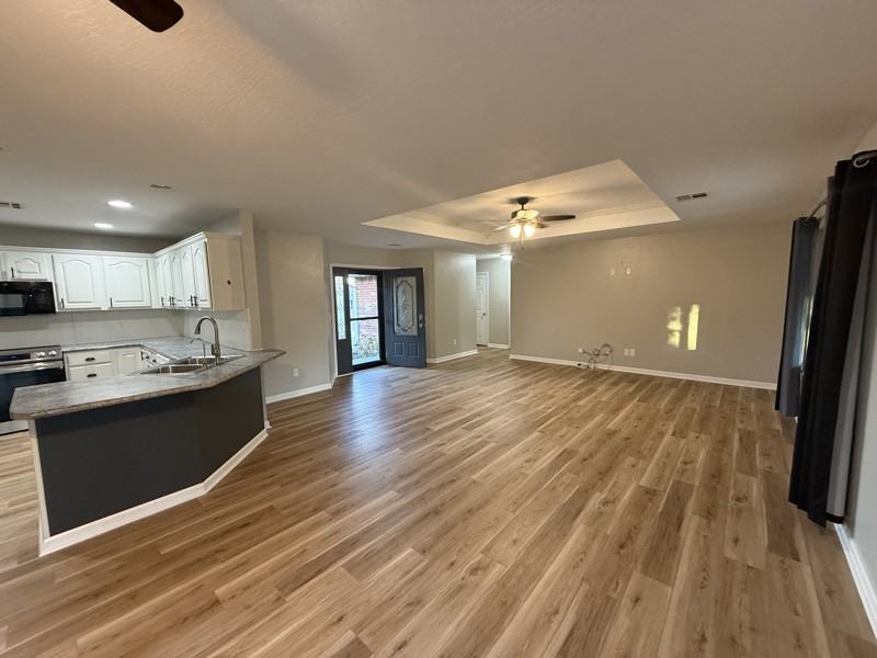 404 East 9th Street - Photo 3 of 21