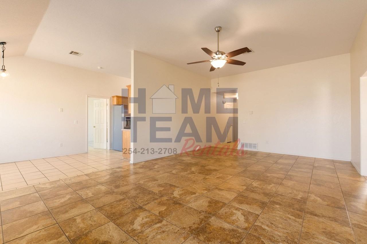 4001 Bade Court - Photo 3 of 17