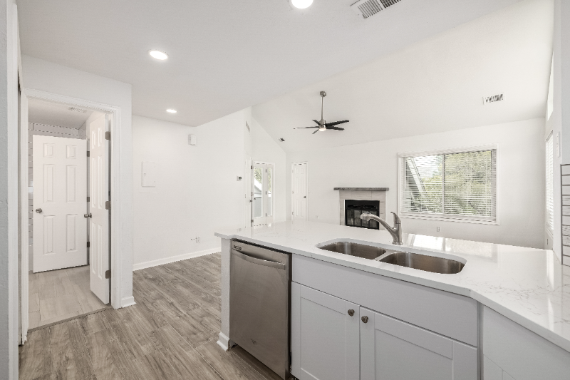 8500 East Jefferson Avenue #17C - Photo 7 of 20