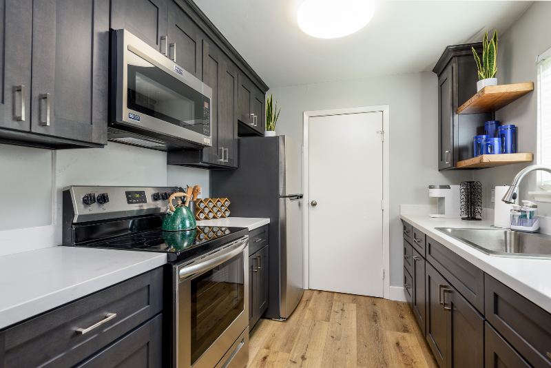 1176 King St - Photo 4 of 21