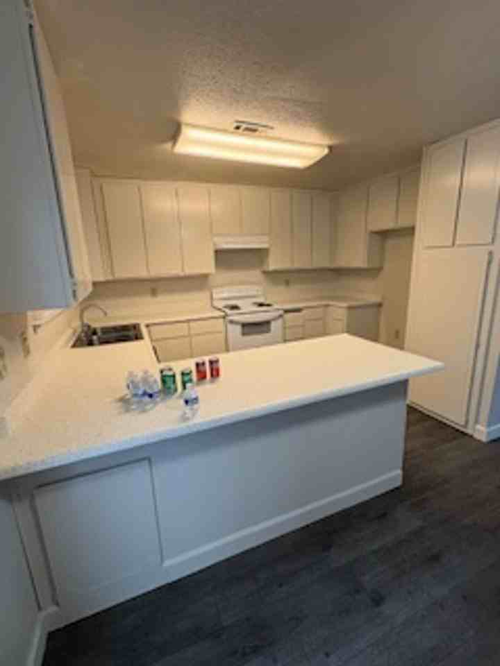 Venetian Bridges Duplexes - Photo 7 of 8