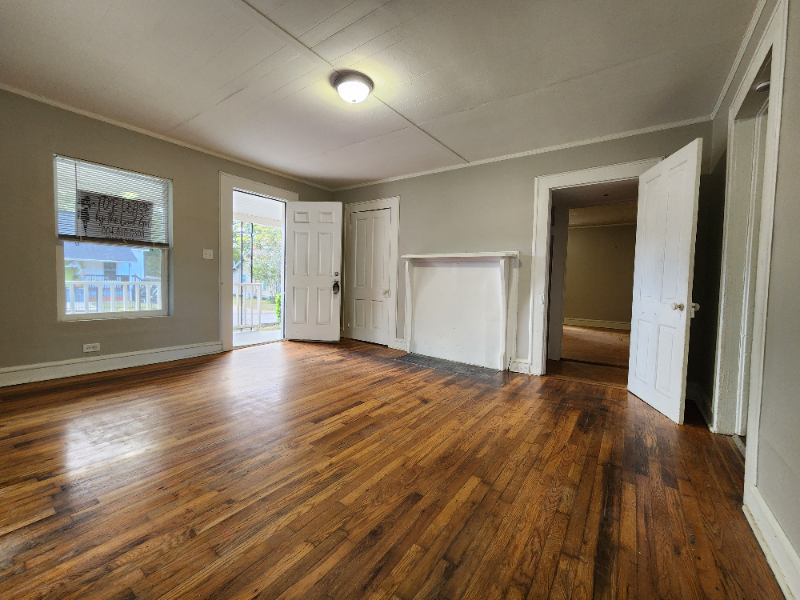 237 Poole Street - Photo 4 of 20