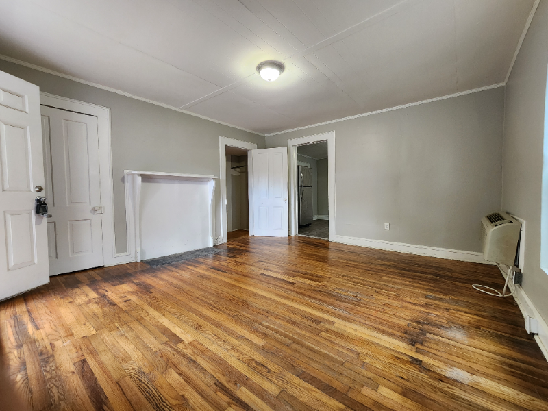 237 Poole Street - Photo 5 of 20