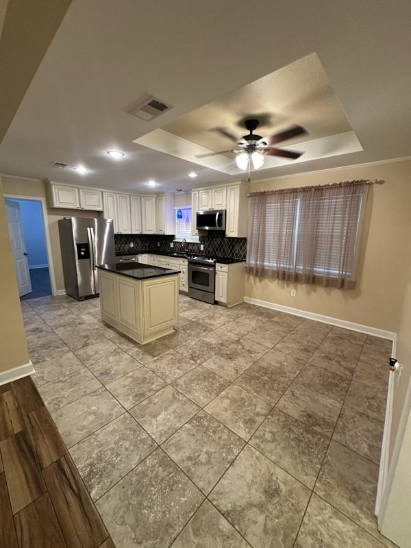 18304 Autumn View Drive - Photo 3 of 11