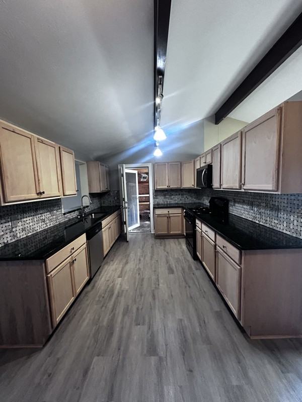 4025 Kenyon Ave - Photo 2 of 16