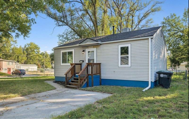 3355 N 40th Ave - Photo 3 of 20