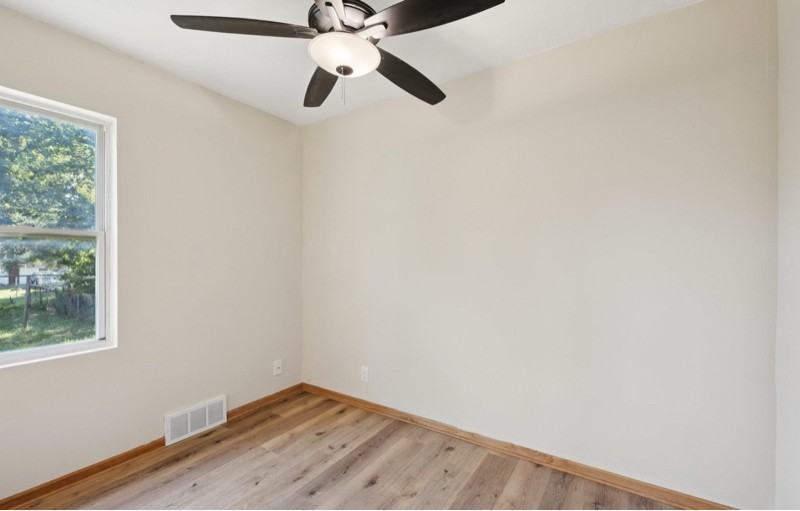 3355 N 40th Ave - Photo 7 of 20