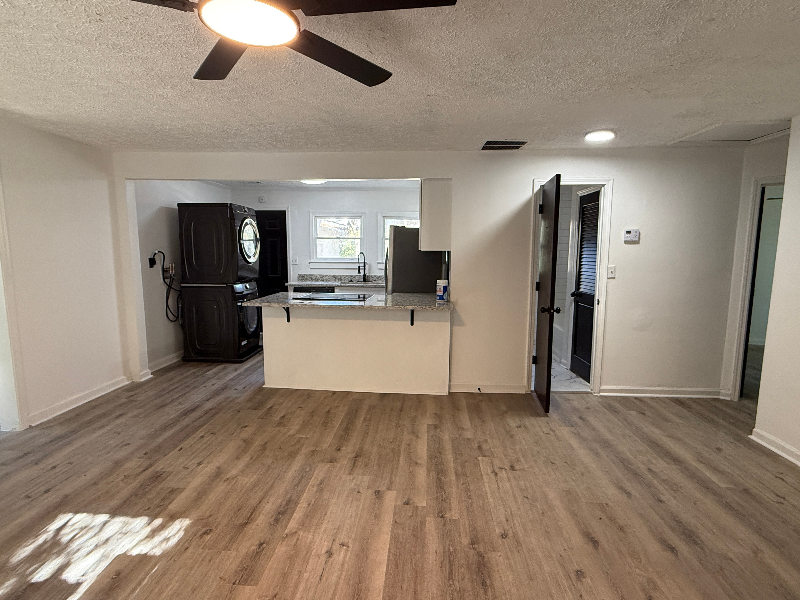 2160 Dowdell Dr - Photo 3 of 18