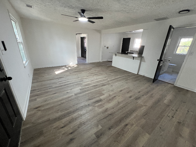 2160 Dowdell Dr - Photo 4 of 18