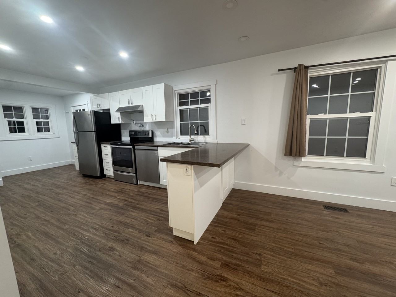 736 Stormont Street - Photo 3 of 23