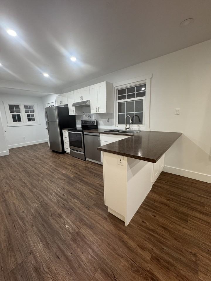 736 Stormont Street - Photo 4 of 23