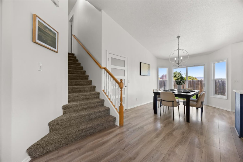 5174 N Rothmans Ave - Photo 4 of 20