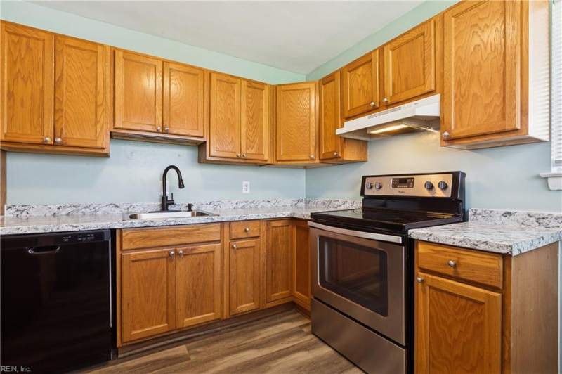 301 Pepper Mill Ct - Photo 5 of 20