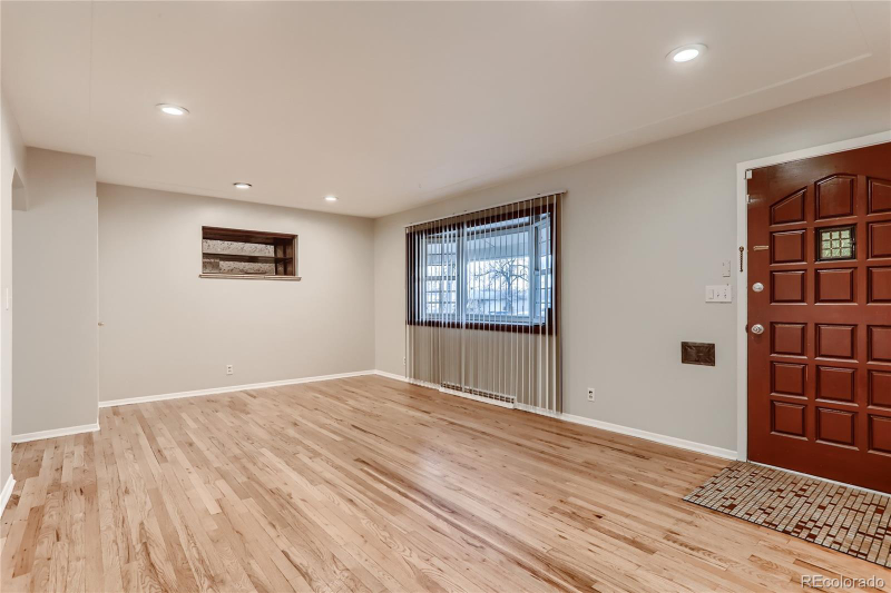 6470 Olive St - Photo 3 of 15