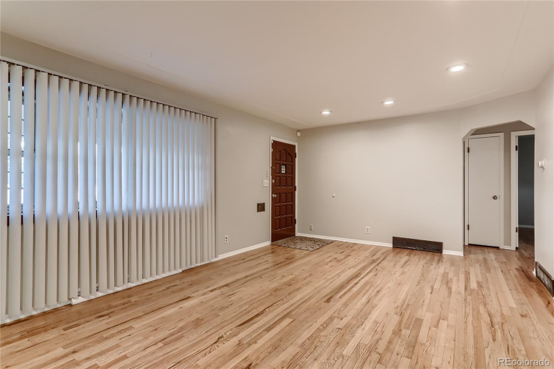 6470 Olive St - Photo 4 of 15