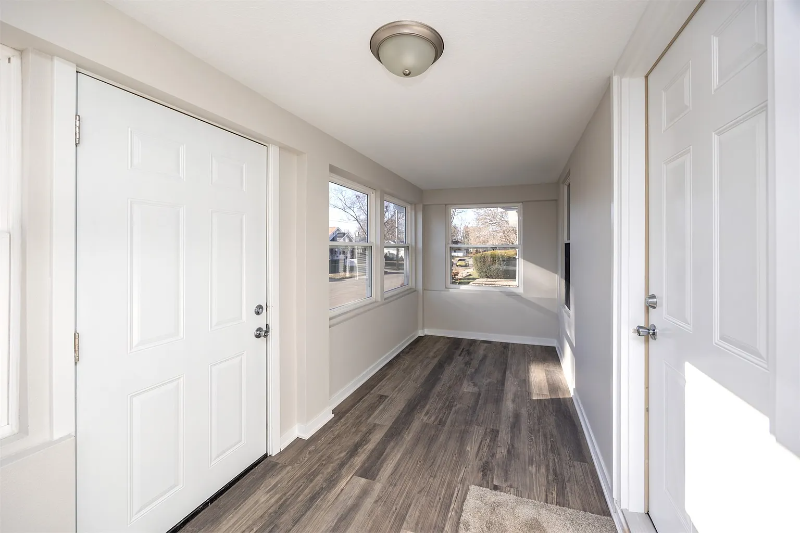 1332 E Sheridan Ave - Photo 2 of 20