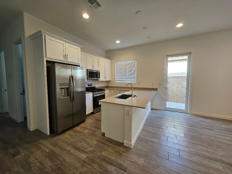 17593 W Victory St - Photo 6 of 13