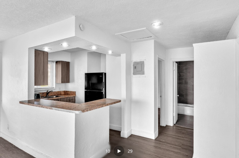 2160 Nwstreet #16 - Photo 2 of 7