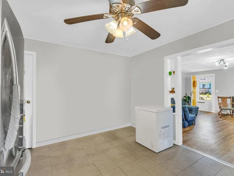 134 Phillips Ave - Photo 7 of 8