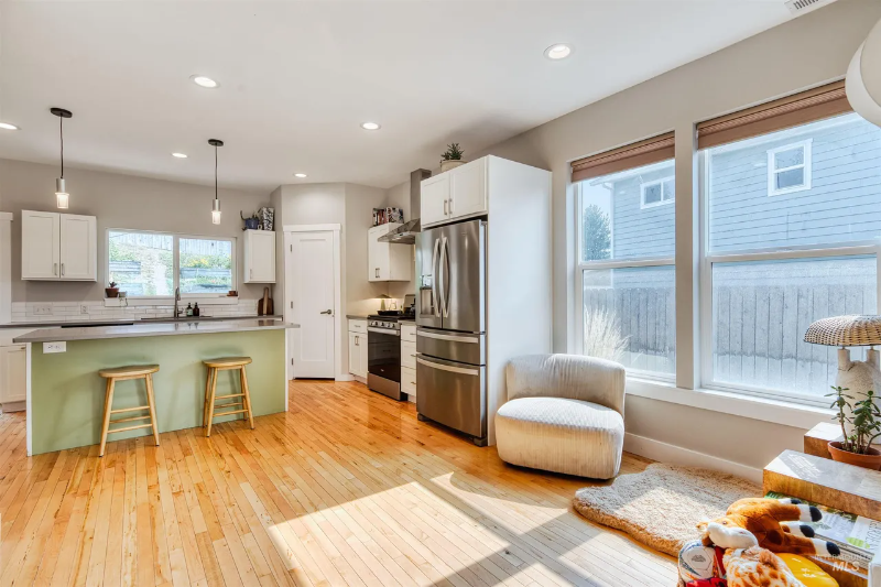 1645 East 3rd Street - Photo 3 of 15
