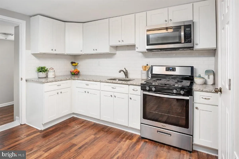 1003 Fredonia Ct - Photo 5 of 10