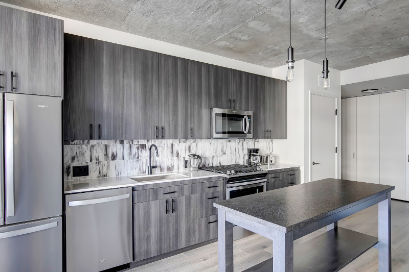 222 N Ada St - Photo 3 of 19