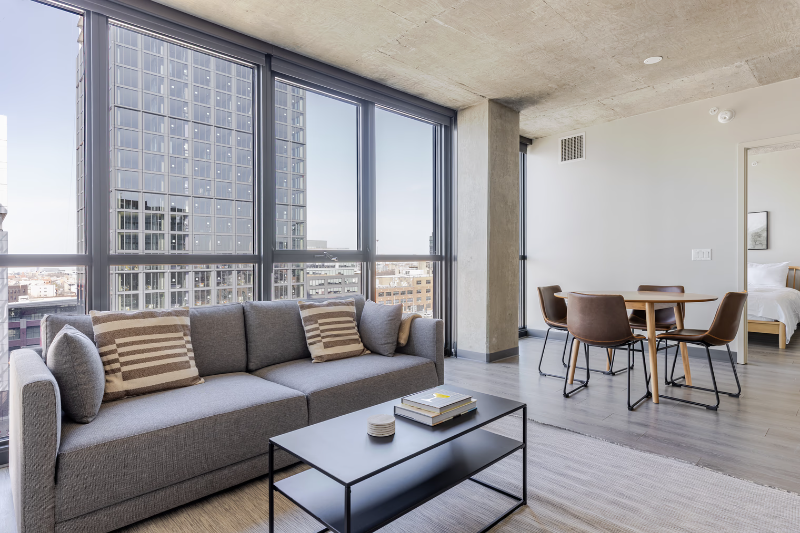 222 N Ada St - Photo 6 of 19