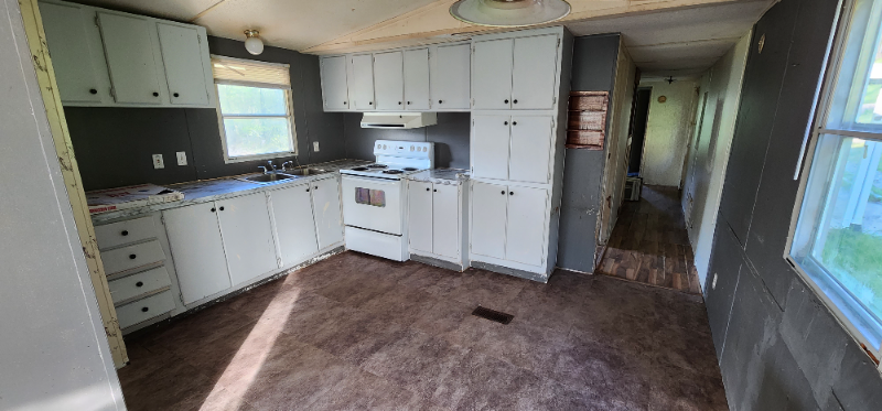 89 Bud Road - Photo 3 of 6