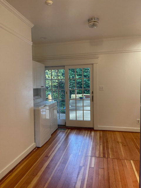 4612 Meridian Ave N - Photo 4 of 10