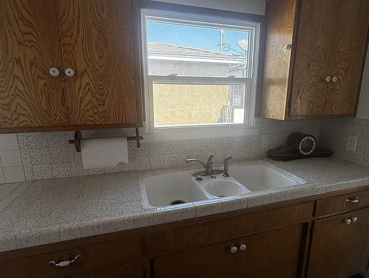 4350 Filhurst Avenue - Photo 3 of 20