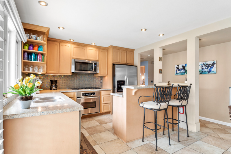 21111 Barbados Circle - Photo 3 of 10