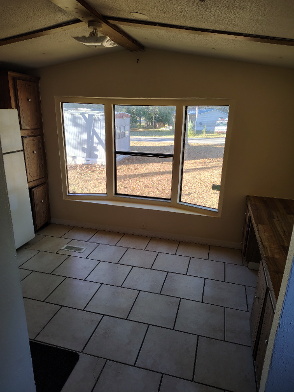 120 Southeast Mink Glen - Photo 2 of 15