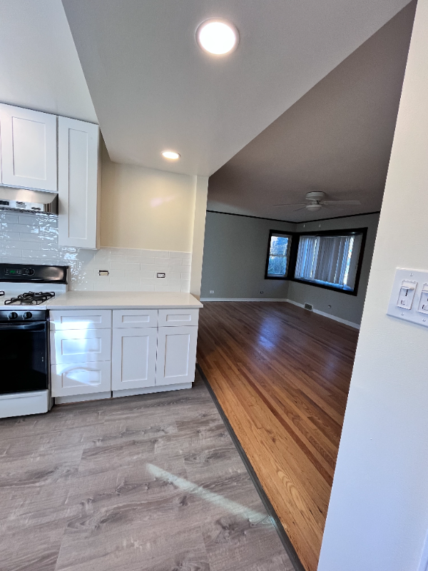 3623 W Foster Ave - Photo 2 of 35