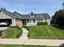 featured image of 5886 West Menlo Avenue