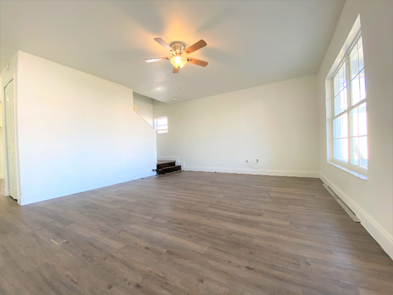 925 Belvoir Drive - Photo 2 of 11